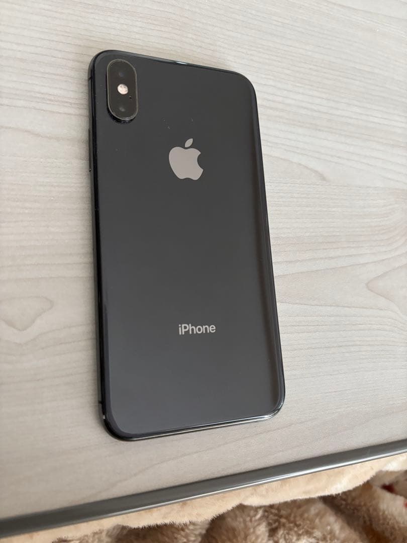 Apple iPhone XS 本体　64GB