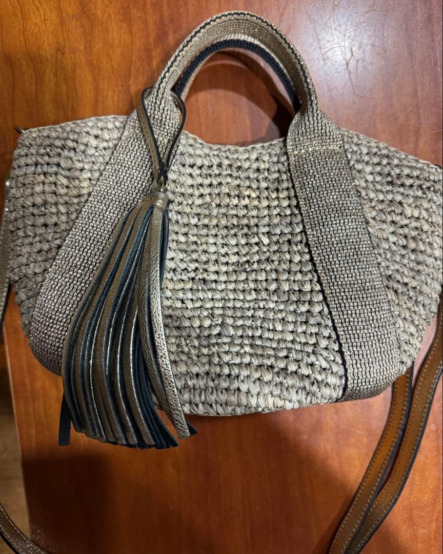 ベージュ かごバッグ フリンジ付き