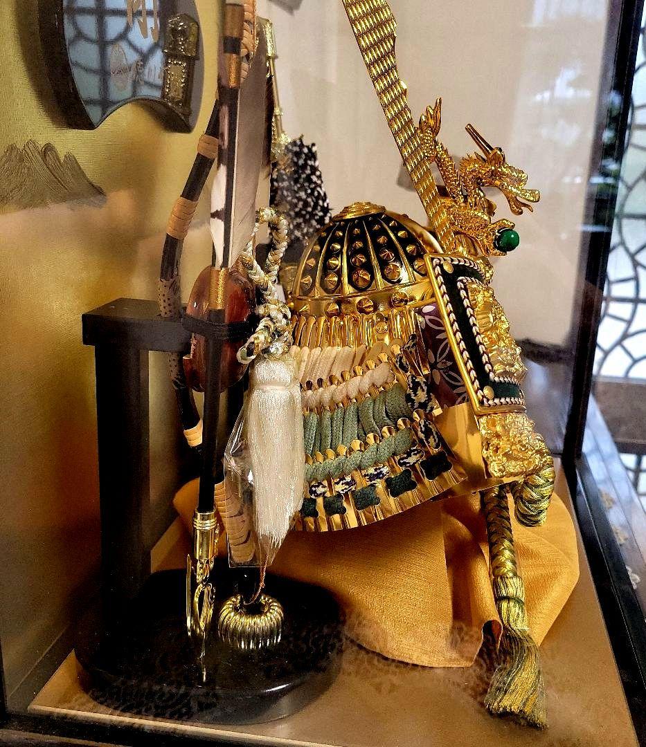 【徳川作 剛】 五月 かぶと (ガラスケース付き)