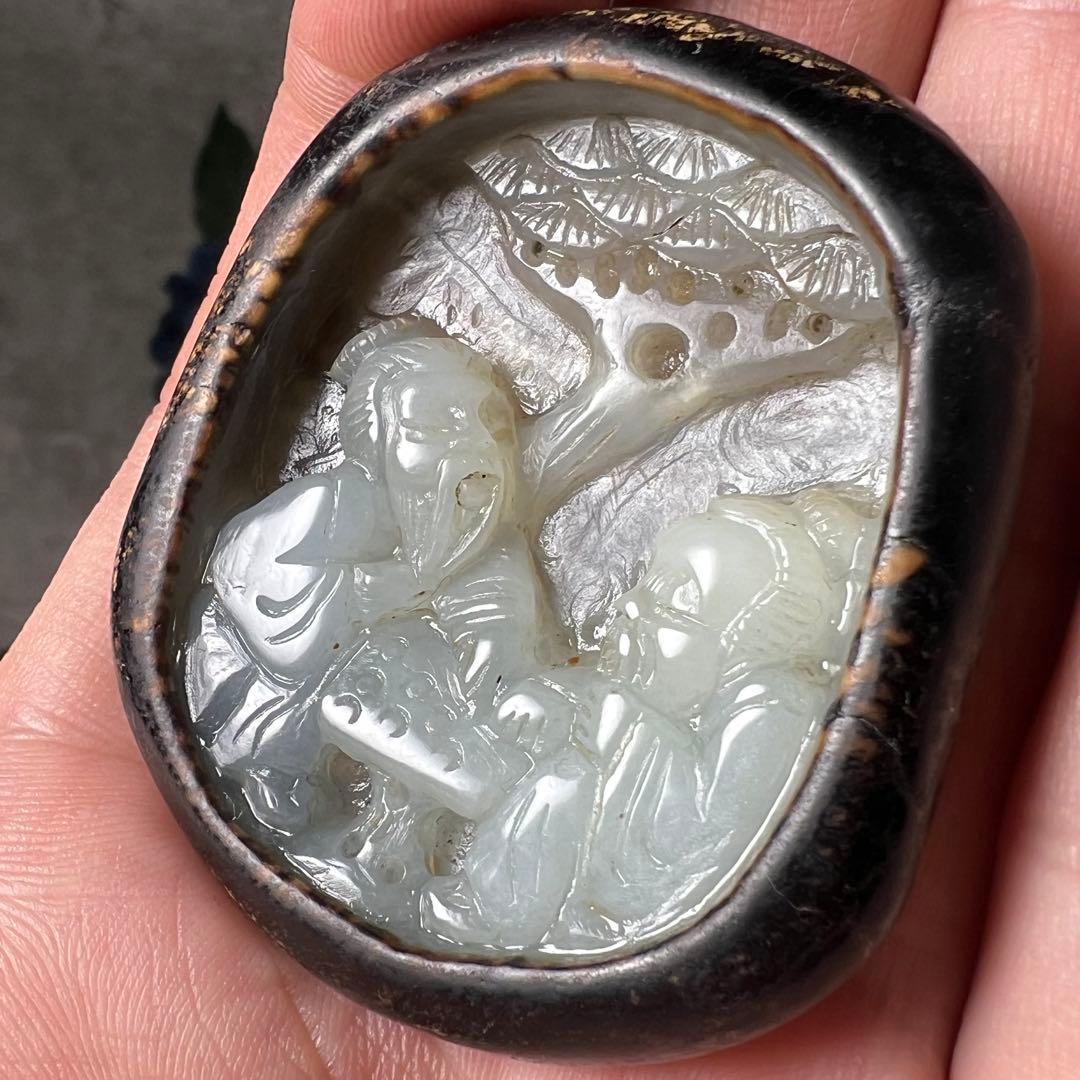 【白玉】皮付き白玉松下老人図吊坠　ペンダントトップ