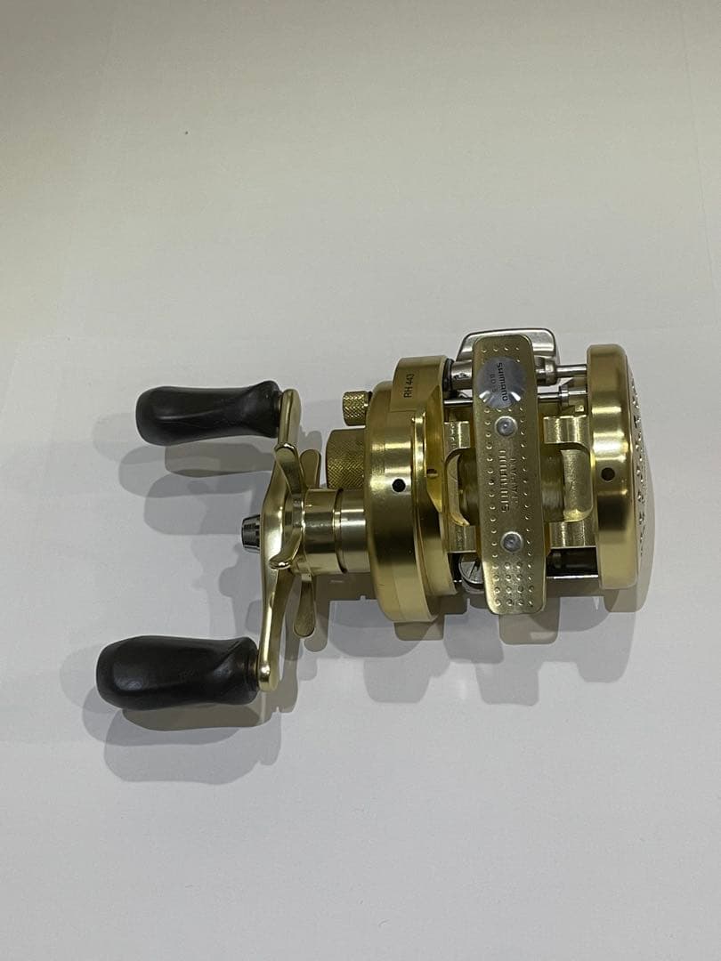 シマノ　カルカッタコンクエスト 101 ベイトリール