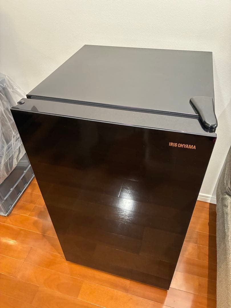 お値下げ！小型冷凍庫 60L ガラス扉 ブラック セカンド冷凍庫 オシャレ冷凍庫