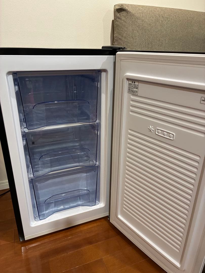 お値下げ！小型冷凍庫 60L ガラス扉 ブラック セカンド冷凍庫 オシャレ冷凍庫