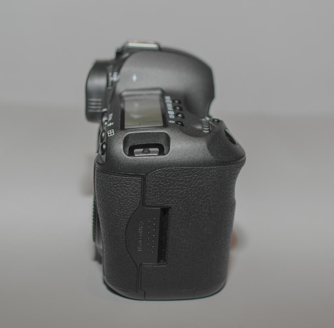 Canon EOS 5DS R 本体 EF20-35mm1:2.8レンズ