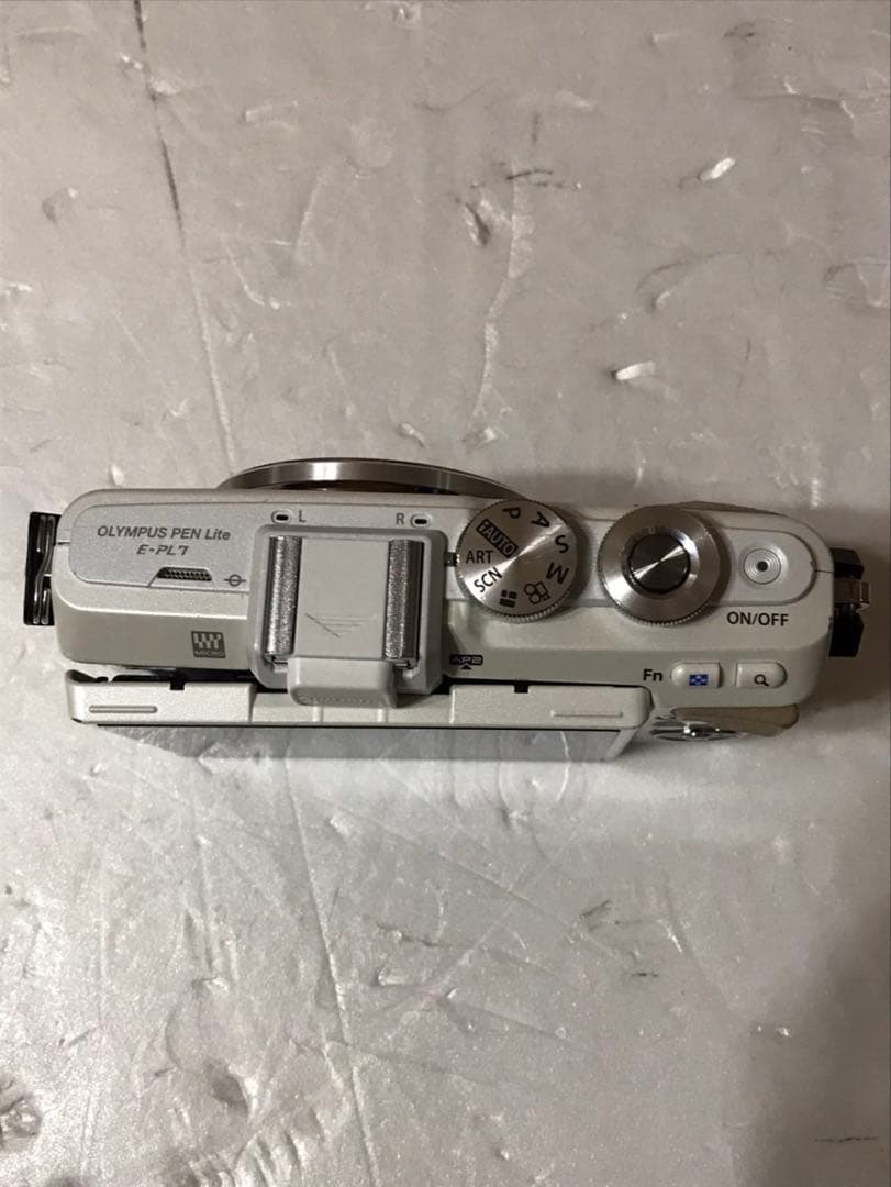 オリンパス　E.PL7 PEN ボディ　動作品　難あり