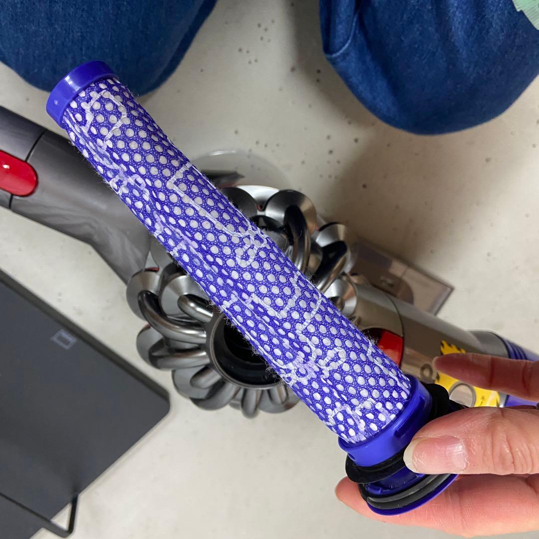 dyson ダイソン⭐️SV10 V8 コードレス掃除機　スタンド付き