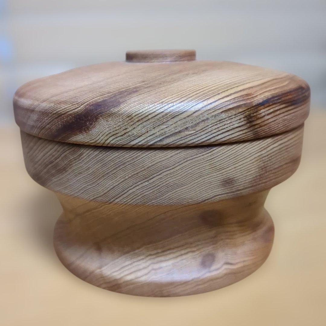 屋久杉高台付き小物入れ　手作り木工