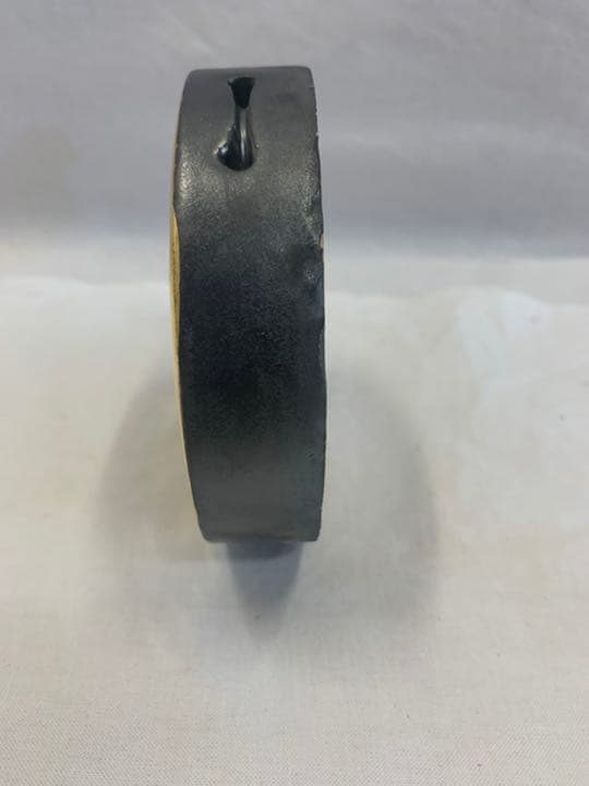 丸の内に三つ引き　金焼物　家紋