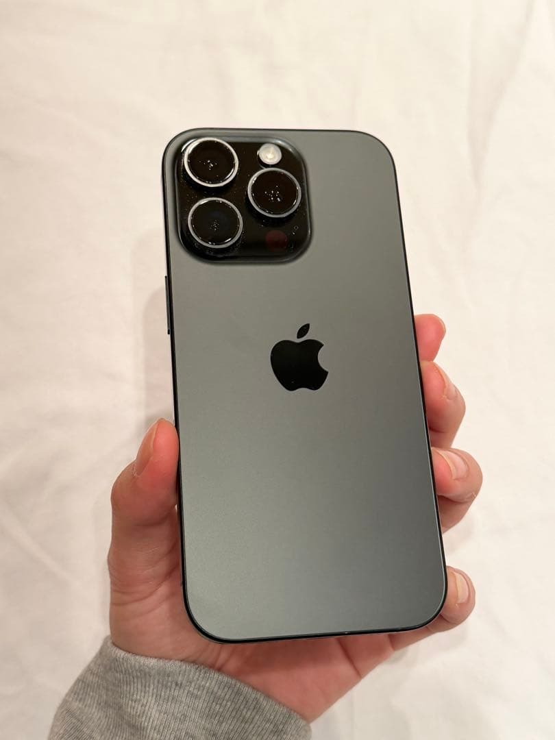 Apple iPhone 16Pro ブラックチタニウム 本体　512GB