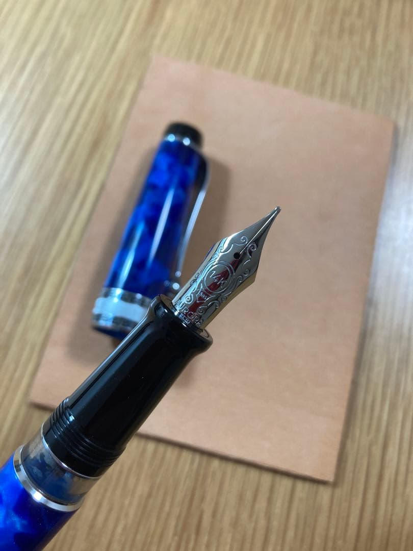 アウロラ 万年筆 青 14K金 Mニブ