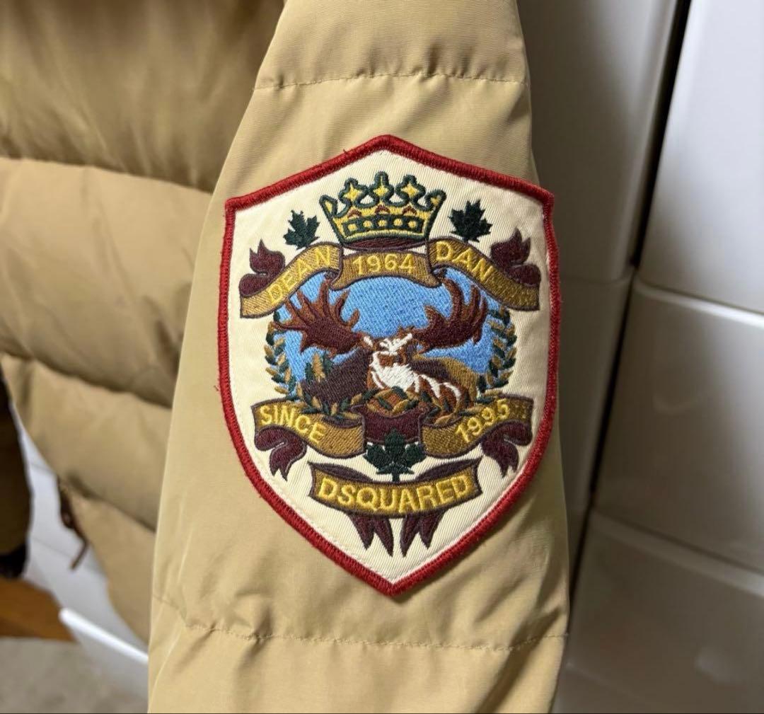 DSQUARED2 ディースクエアード　ファー付きベージュダウンジャケット