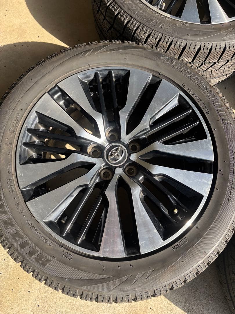30アルファード純正　235/50R18 VRX