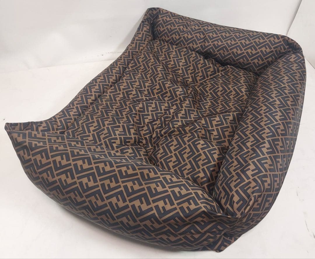 FENDI ペット用ベッド