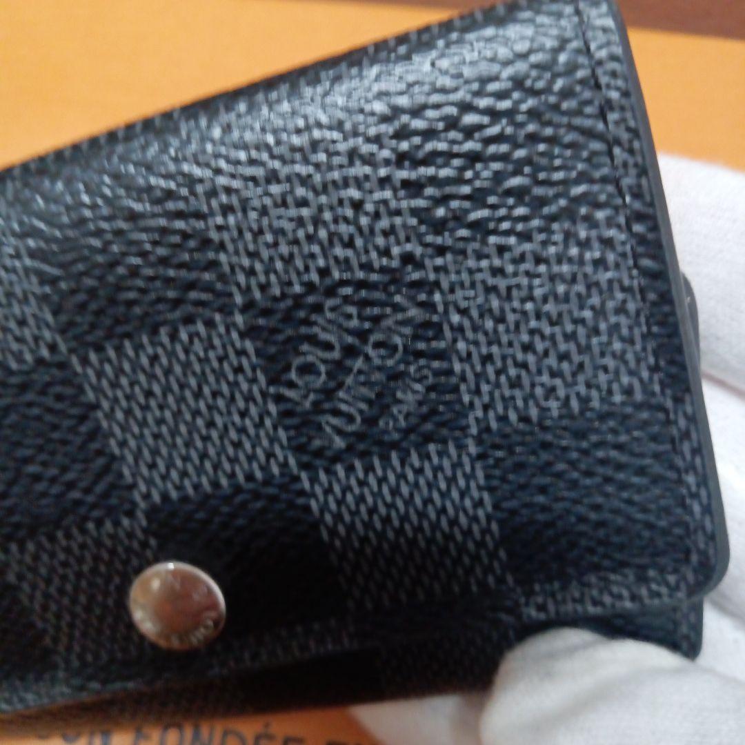 ルイ・ヴィトン。美品ダミエグラフィット、ミルテックレ6連キーケース