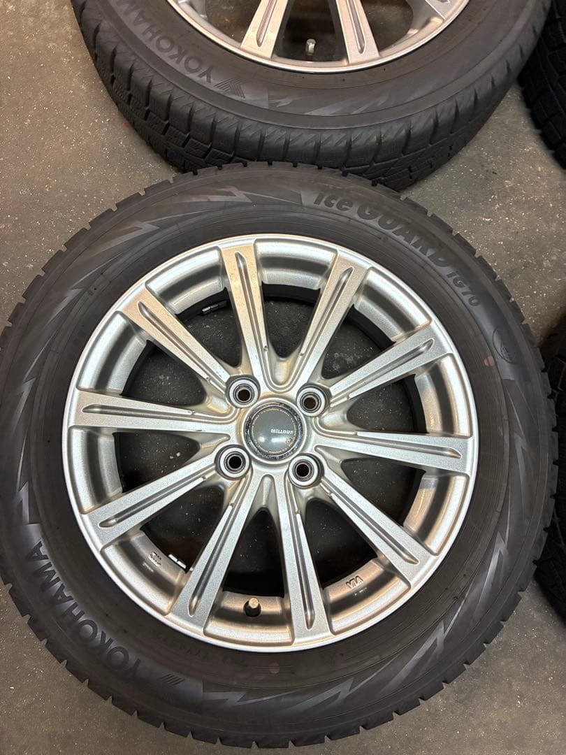 フィット、シャトルなど❗️185/60R15スタッドレスセット❗️
