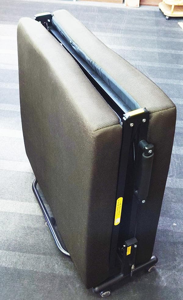 折りたたみベッド 組立済 中古品 ブラウン色 お部屋に搬入、設置します