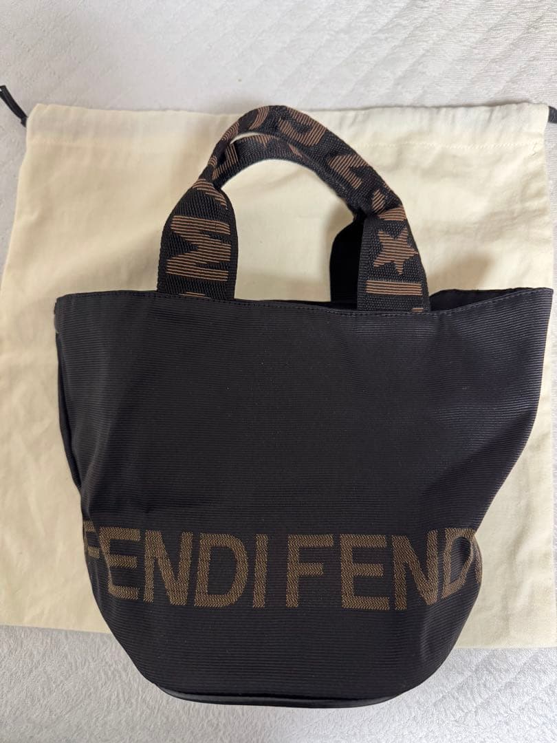 【未使用品】FENDI カバンM29 【期間限定値下げ】