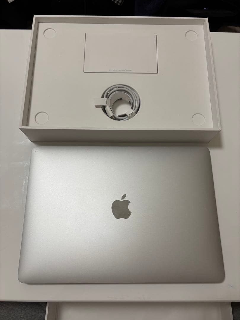 Apple MacBook Air 13インチ シルバー 本体