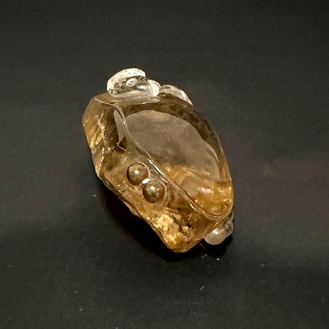 本水晶 クォーツ 魚彫刻 オブジェ 置物 木製台座付き