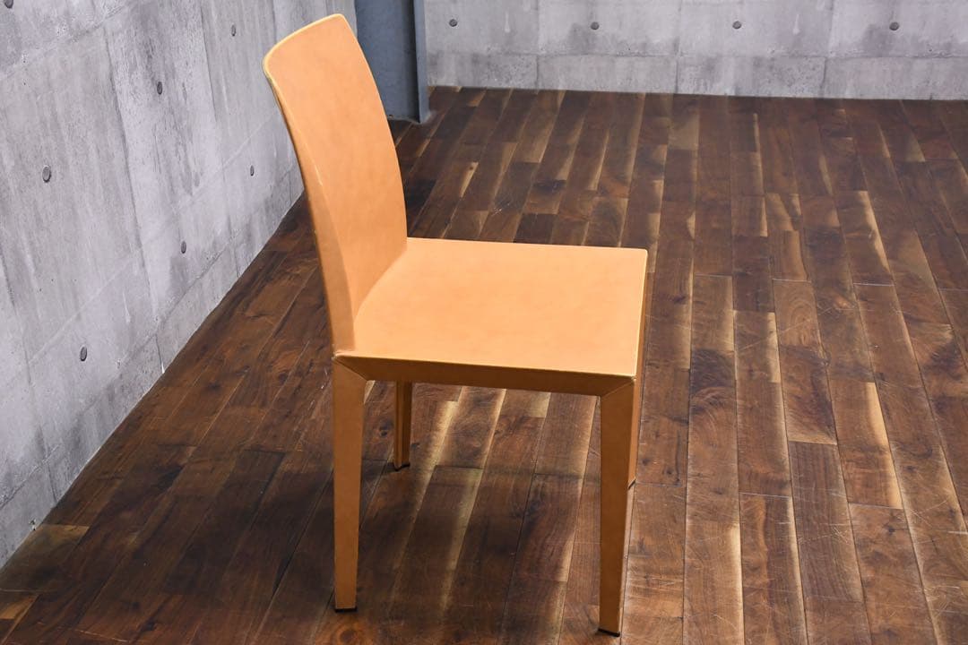 EEK122 イタリア製 ポルトローナフラウ ローラ ダイニングチェア レザー