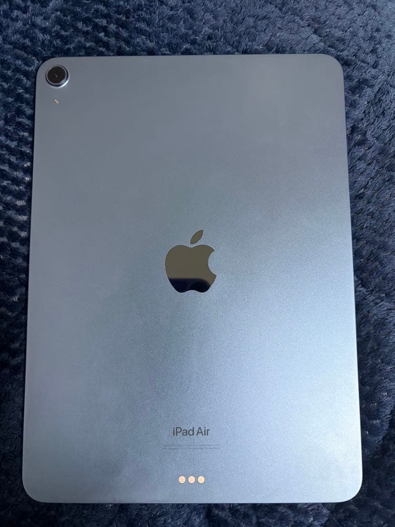 キーボードカバー付きiPadAir 第5世代64GB ブルー