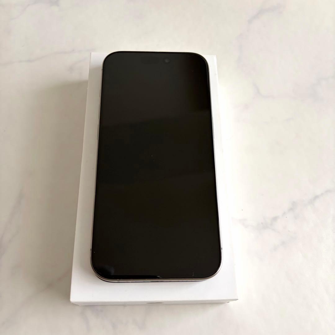 Apple iPhone 15 pro ナチュラルチタニウム 128GB 93%