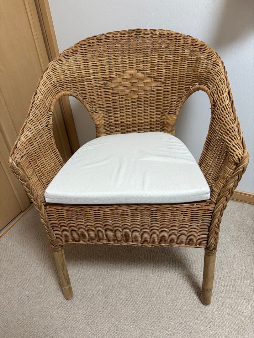 IKEA アーゲン　ラタン チェア　 ホワイトクッション付き