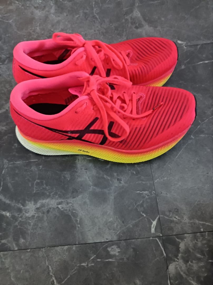 ASICS メタスピードスカイ22.5センチ