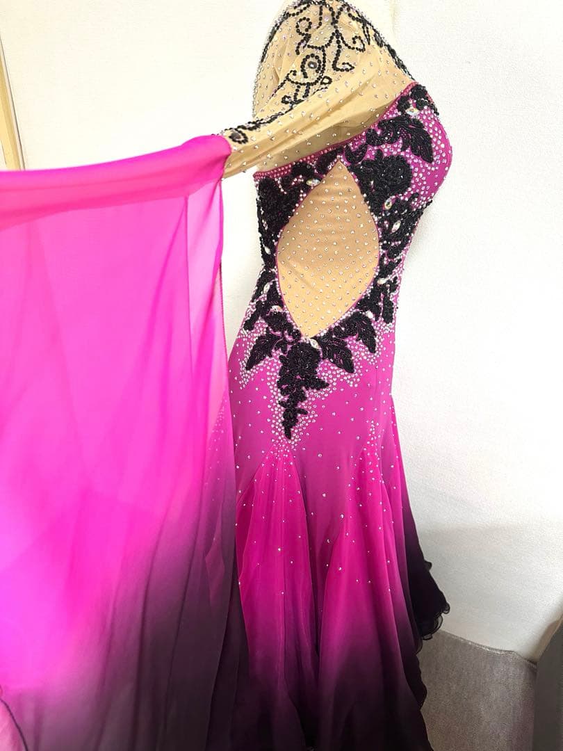 白樺ドレス　社交ダンスドレス　ピンク×ブラックグラデーション