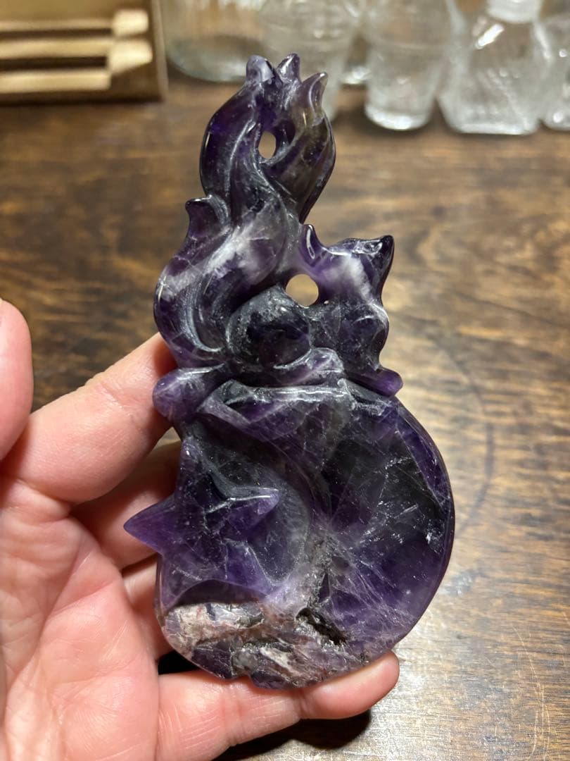 九尾　九尾の狐　カービング　ドリームアメジスト　ドリアメ　月　星　天然石