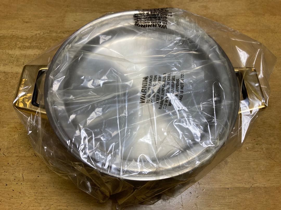 お*泉様 タッパーウエア　21cm寸胴鍋