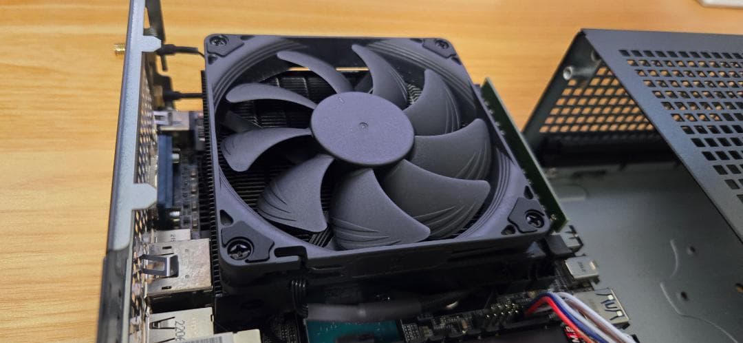 ミニPC DeskMini B660 i5-13500T/16GB/SSD1TB