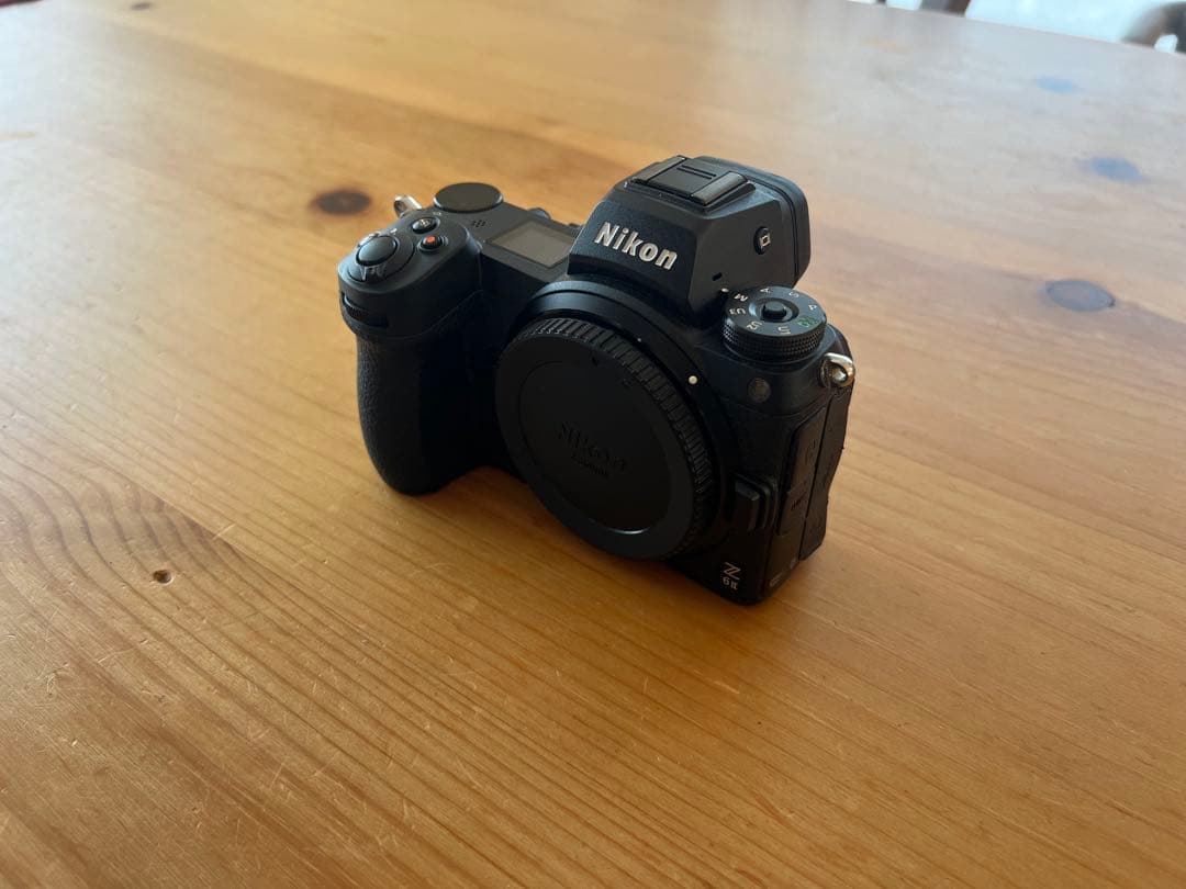 Nikonミラーレスカメラ 一眼 Z6II ボディ＋smallrigケージ付き