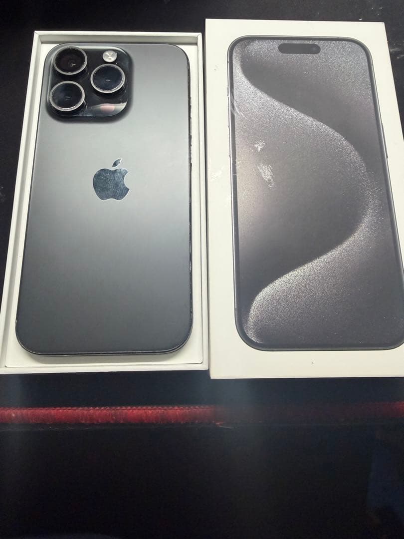 iPhone 15 Pro 　256GB ブラックチタニウム