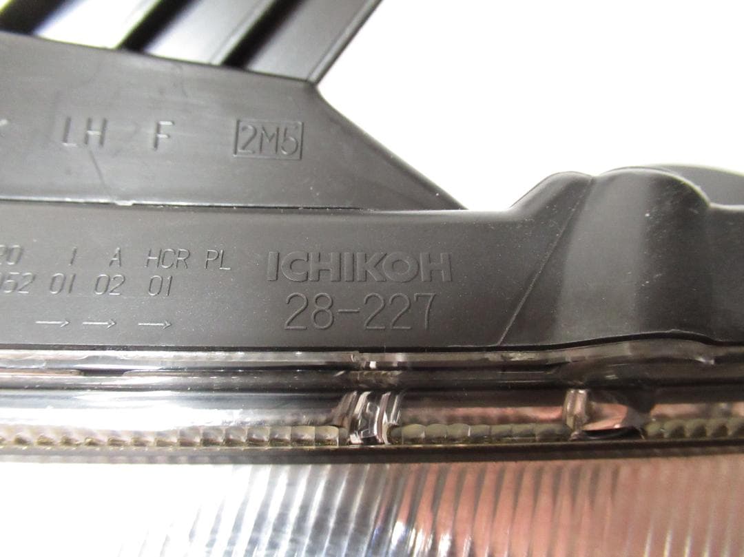 80 前期 ノア　エスクァイア 左 LED ヘッドライト　81150-28721