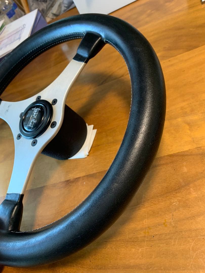 MOMO ステアリング ジャッキースチュワート 　ホーンボタン+ボス