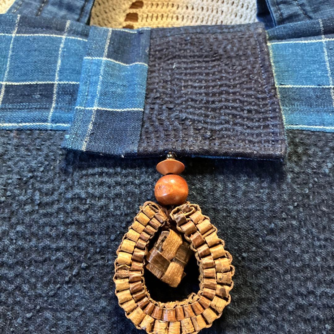 山葡萄胡桃国産かごバック手提げ庄内刺し子藍染め手織り格子木綿チャーム付き