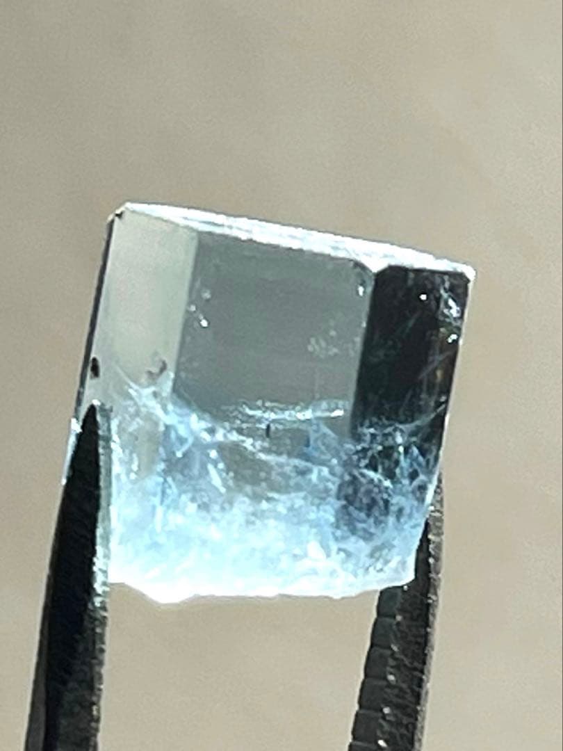 【高品質】高透明度・海色ブルー天然アクアマリンロット 306.9ctベトナム産