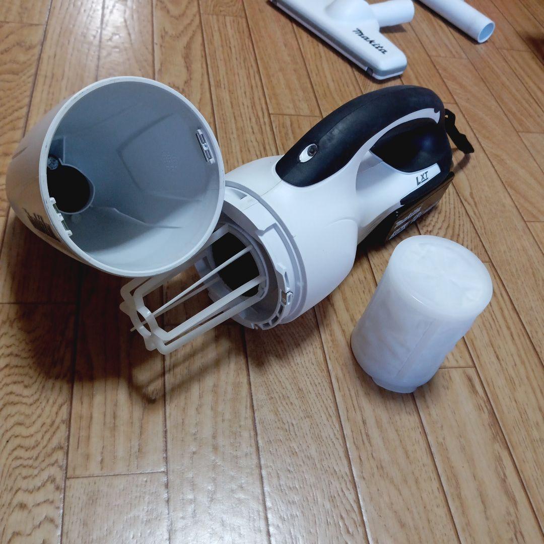 マキタ18V充電式クリーナーCL180FD純正バッテリー、充電器付