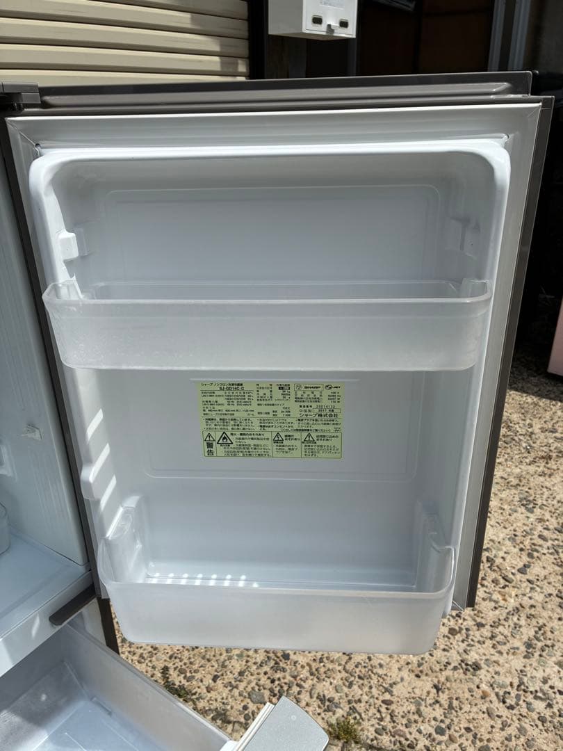 SHARP プラズマクラスター搭載冷蔵庫 137L (SJ-GD14C-C）