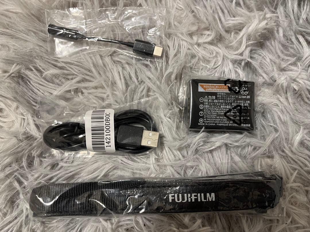 Fujifilm X-S10 ミラーレスカメラ ダブルレンズキット　一眼レフ