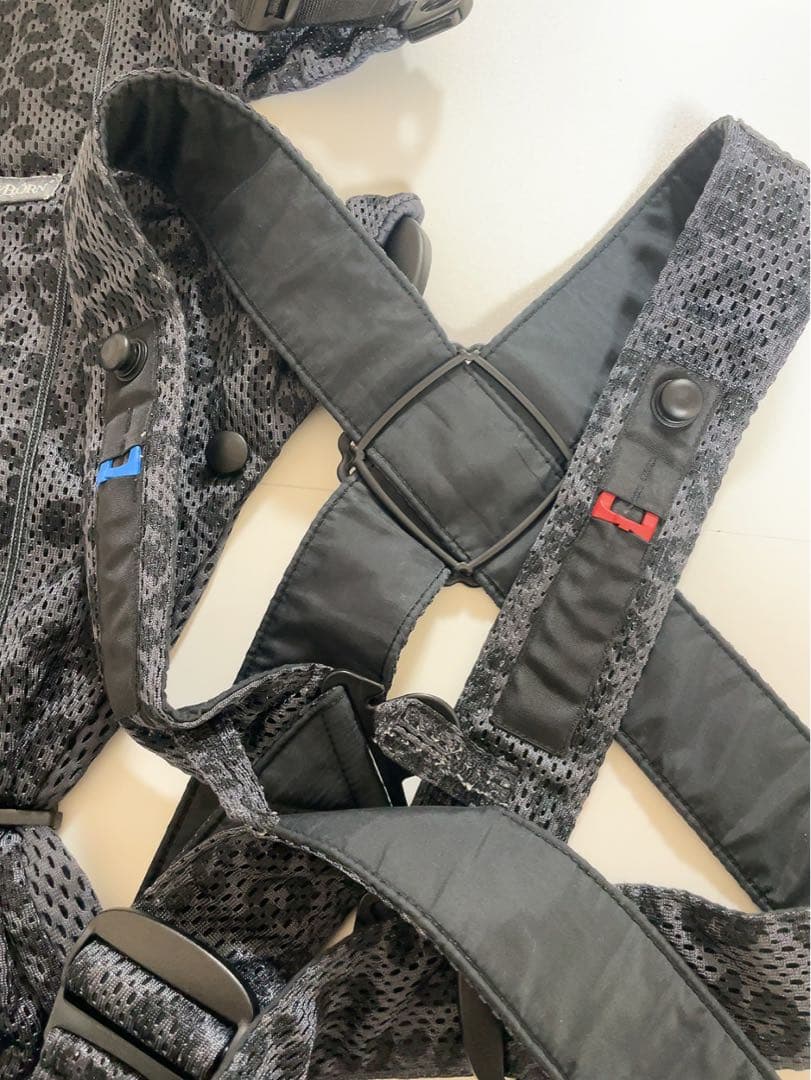 ベビービョルン抱っこ紐　アニマル柄ヒョウ柄