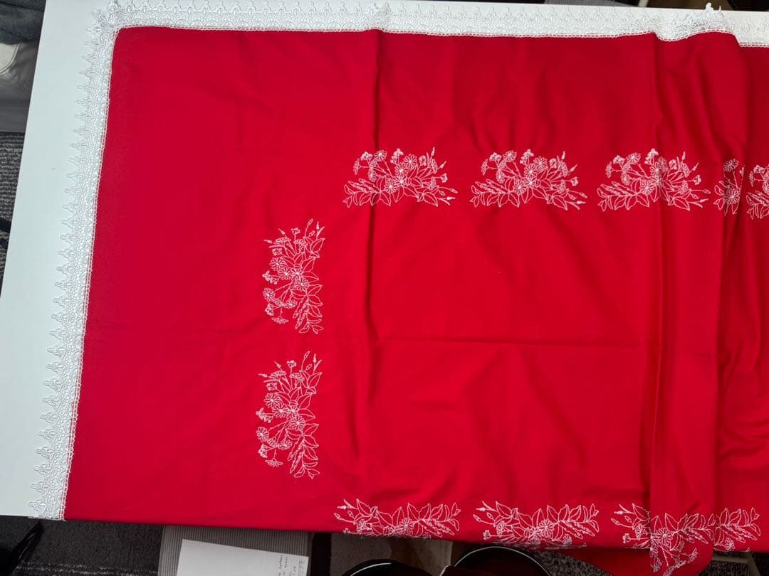 ハンドメイド テーブルクロス レッド×ホワイトレース 新品