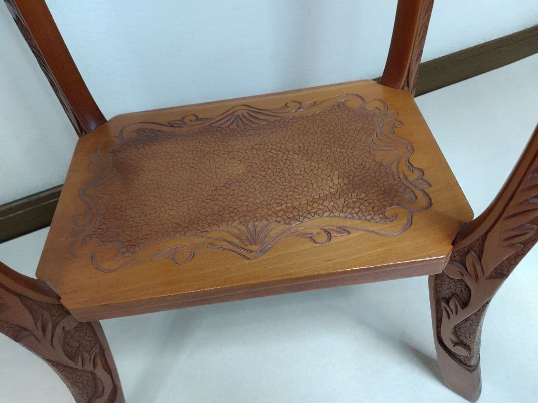 イギリス アンティーク サイドテーブル 飾り台 花台 家具 彫刻装飾