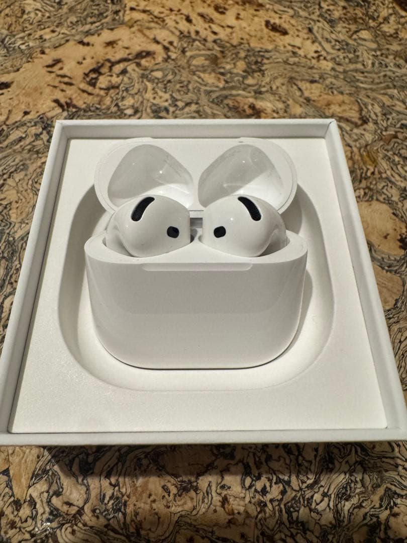【美品】AirPods 4 本体 アクティブノイズキャンセリング
