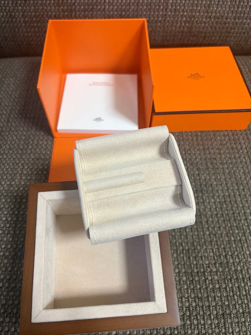 現行品　極美品　HERMESエルメス時計ケース　空箱