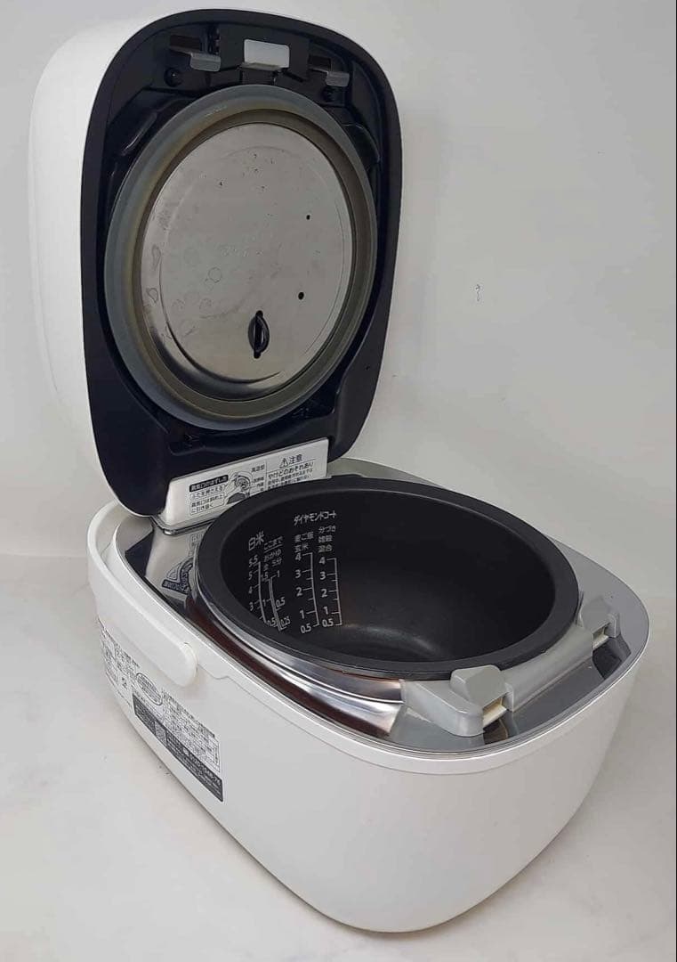 TOSHIBA 真空圧力IHジャー炊飯器 5.5合炊き RC-10VSP