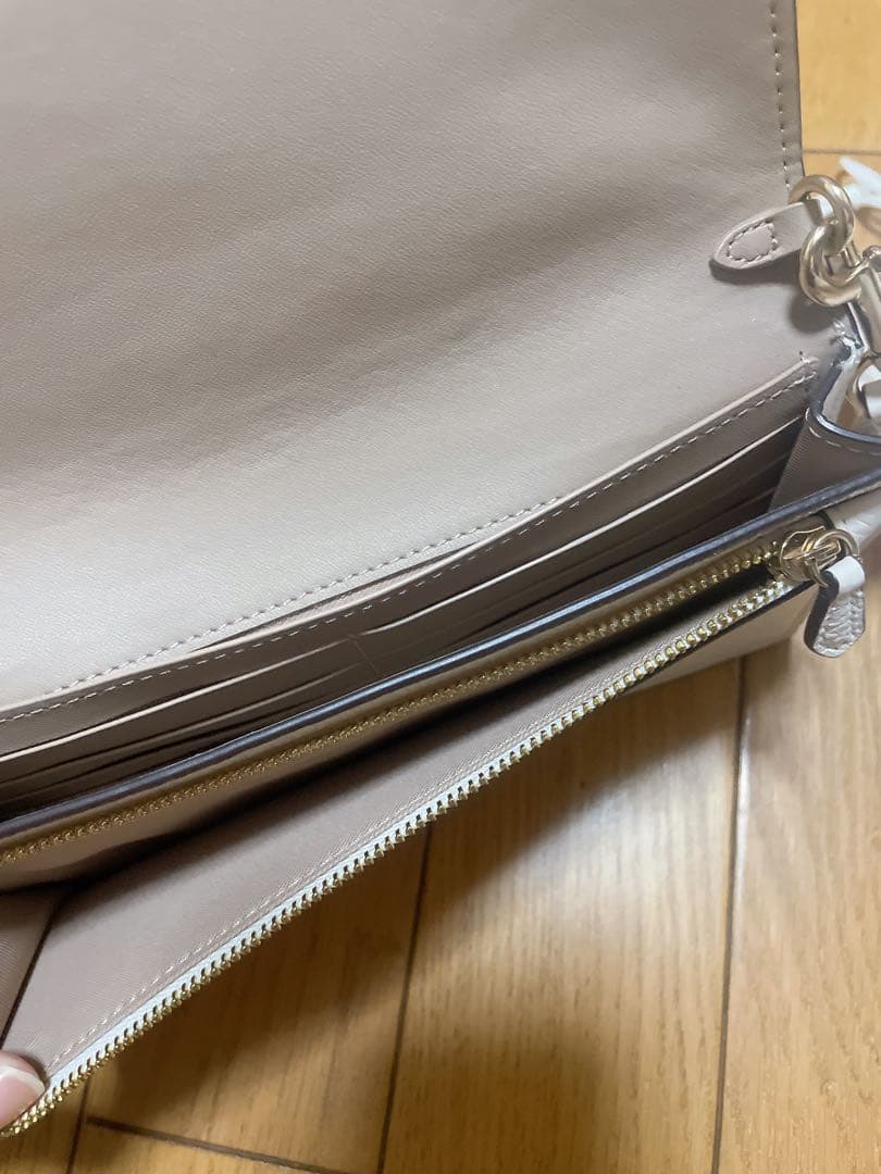 COACH ホワイトレザー ショルダーバッグ スマホショルダー ウォレット