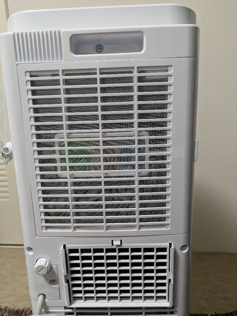 トヨトミ　スポットエアコン　6〜9畳移動式　 ホワイト　2022年製