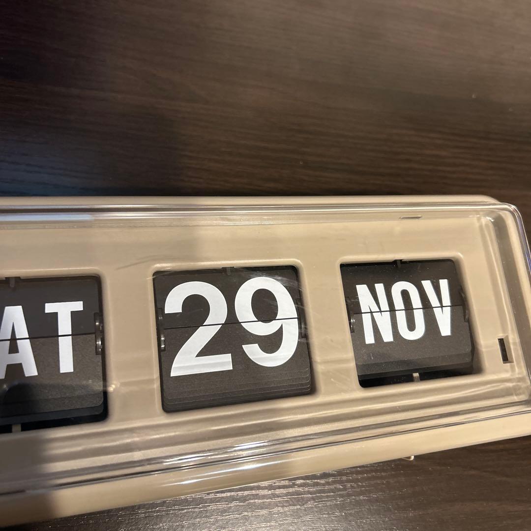 TWEMCO カレンダー付き卓上時計